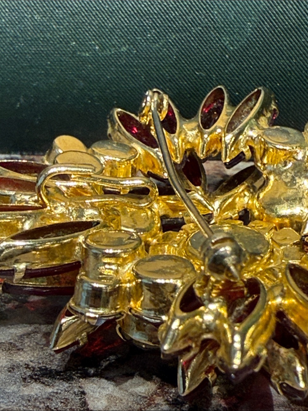 Flower Brooch - Picture 7 of 8